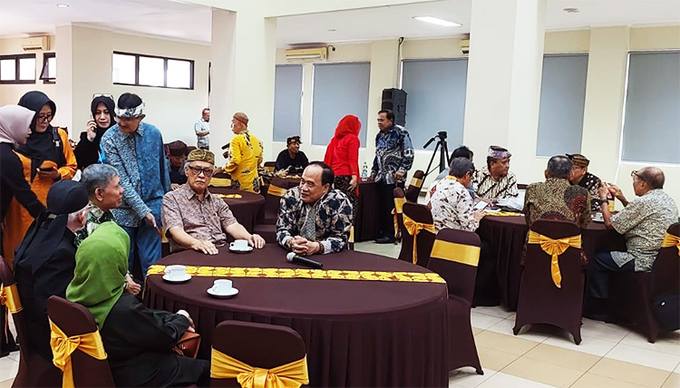 Beberapa tokoh Sunda yang hadir dalam acara Musyawarah Pertama Majelis Musyawarah Sunda (MMS) di Kampus Unpad, Jalan Dipati Ukur No.35 Kota Bandung pada Minggu (13/10/2024) - (Sumber: MajmusSunda.id)