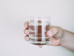 Hindari Minum Minuman Manis untuk Hilangkan Dehidrasi, Begini Kata Ahli Gizi