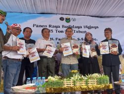 Antisipasi Krisis Pangan dan Kedaulatan Pangan Nasional, Pokja Agraria Gerpis Panen Padi Digjaya di Ciherang