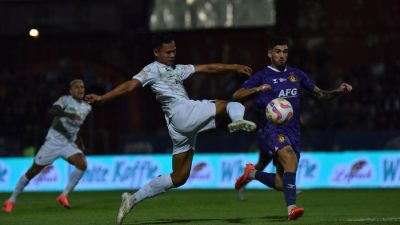 Maung Bandung Mengaum Libas Persik Kediri Tanpa Balas