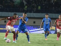 Persib Bisa Tampil Lebih Baik dengan 3 Bek, Begini Kata Gelandang Senior Dedi Kusnandar