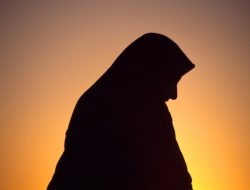 Cinta yang Tulus Tak Tergoyahkan, Bentuk Kesetiaan Siti Khadijah kepada Nabi Muhammad SAW