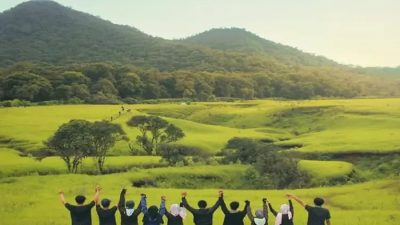 Tegal Panjang Gunung Papandayan Garut Lukisan Alam Hamparan Savana Hijau Eksotis dan Menakjubkan