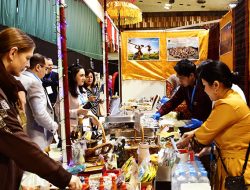 Kuliner dan Souvenir Indonesia Diminati Pengunjung Diplomatic Winter Bazzar 2024