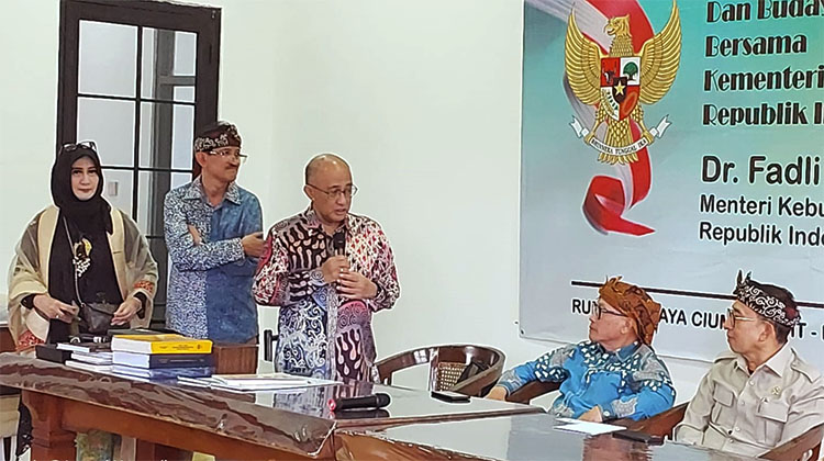 Prof. Ganjar Kurnia