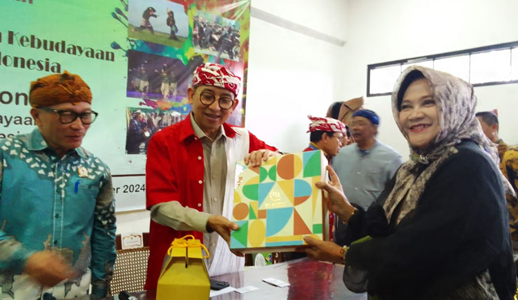 Ina Wiyandini, owner Ina Cookies