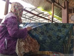 Batik Ciwaringin, Beraroma Khas Kayu Mahoni dan Kulit Manggis Tetap Bertahan Hingga Kini