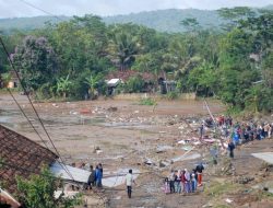 10 Jembatan Akibat Banjir Bandang Sukabumi Putus, BNPB Bangun Jembatan Darurat