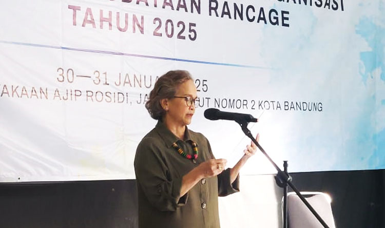 Ketua I Yayasan Kebudayaan Rancagé, Étti RS