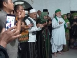 Gubernur Jawa Timur Khofifah Berziarah ke Makam Karamah Syekh H Abdul Muhyi Pamijahan