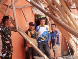 Rumah Aceng  Ambruk Diterpa Hujan Deras, Terpaksa Sekeluarga Mengungsi
