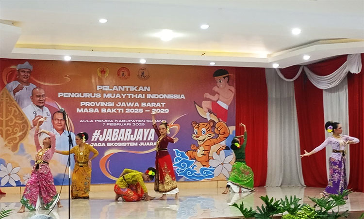 Atraksi seni untuk menghibur para tamu undangan dalam acara Pelantikan Pengurus Muaythai Indonesia Provinsi Jawa Barat Masa Bakti 2025-2029 - (Sumber: Rita Rosita Rusman)