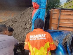 Naas Hendak Piknik ke Pelabuhanratu 4 Orang Meregang Nyawa Minibus yang Ditumpanginya Tertimpa Truk Tronton