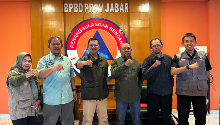 Foto bersama di BPBD Provinsi Jawa Barat - (Sumber:AZM/MMS)