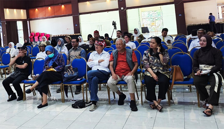 Para peserta yang hadir dalam acara Bedah Buku “TI 2020 KA 2022” yang berlangsung pada Rabu (30/04/2025) di Convention Hall Kampus Poltekpar NHI Bandung - (Sumber: Arie/MMS)