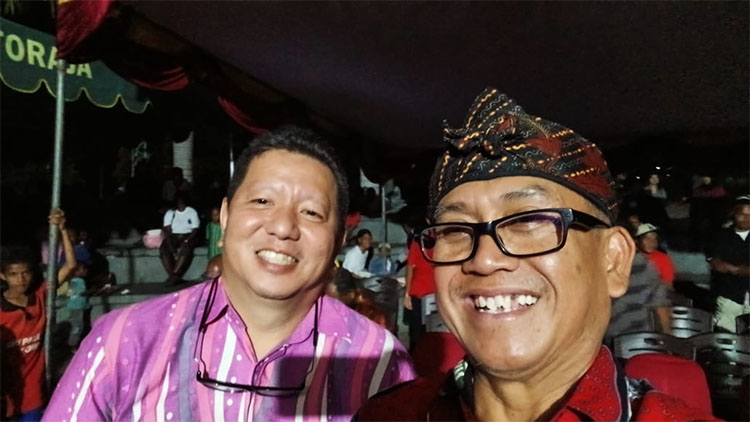 Dokter Yoce Kurniawan, Sp.S. (kiri) bersama Dirut PT Majmu Maju Sundaya (kanan) -(Sumber: AZM)