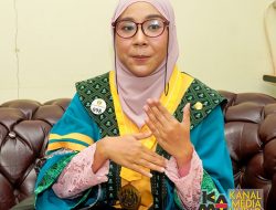 Luar Biasa Dina Amalia Fahima, Teman Tuli Lulus Magister Inovasi Regional
