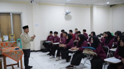 Wamendikdasmen Fajar Dorong Pelajar SMK Terampil Berkomunikasi