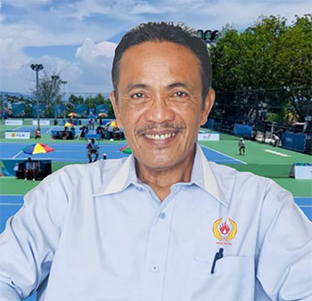 Bung Kris, Pengamat Sepak Bola