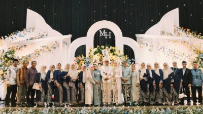 Resepsi Pernikahan Mentari & Haryanto, Ajang Silaturahmi Keluarga Besar SMPN 51 Bandung