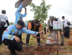 Polda Kepri Gelar Rempang Expedition, Tanam Ribuan Pohon dan Salurkan Sembako