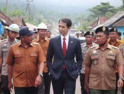 Memimpin Tanpa Mendidik