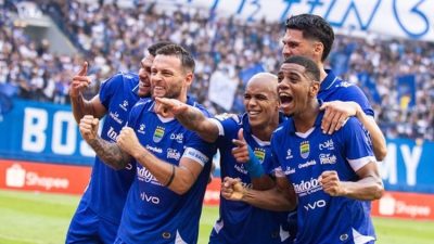 Febri Haryadi Melengkapi Kemenangan Persib Bandung Atas Semen Padang