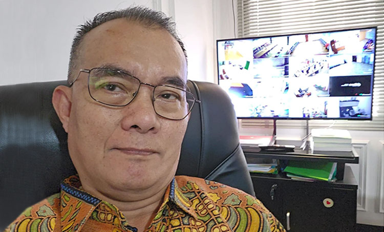 Rektor Uninus Prof. Dr. H. Endang Komara