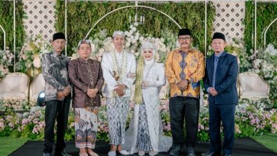 Bupati Sukabumi Asep Jafar Menjadi Saksi Nikah Neng Anis Fitriani dan Daffa Reza Fayyadh