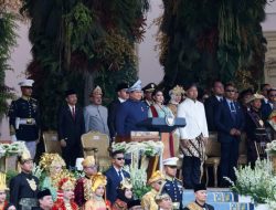 Presiden Prabowo Subianto Pimpin Khidmat Upacara Penurunan Bendera Negara Sang Merah Putih di Istana Merdeka