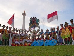 Sebanyak 30 Murid Seni Tari SMKN 10 Bandung Guncang Karnaval HUT ke-80 Republik Indonesia di Monas