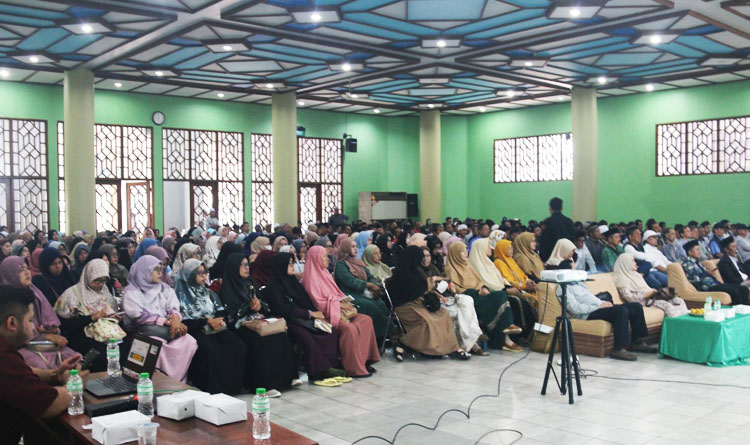 Sosialisasi Gerakan Masyarakat Hidup Sehat (GERMAS) yang brlangsung di Aula As-Salaam Indocement, Citeureup, Kabupaten Bogor