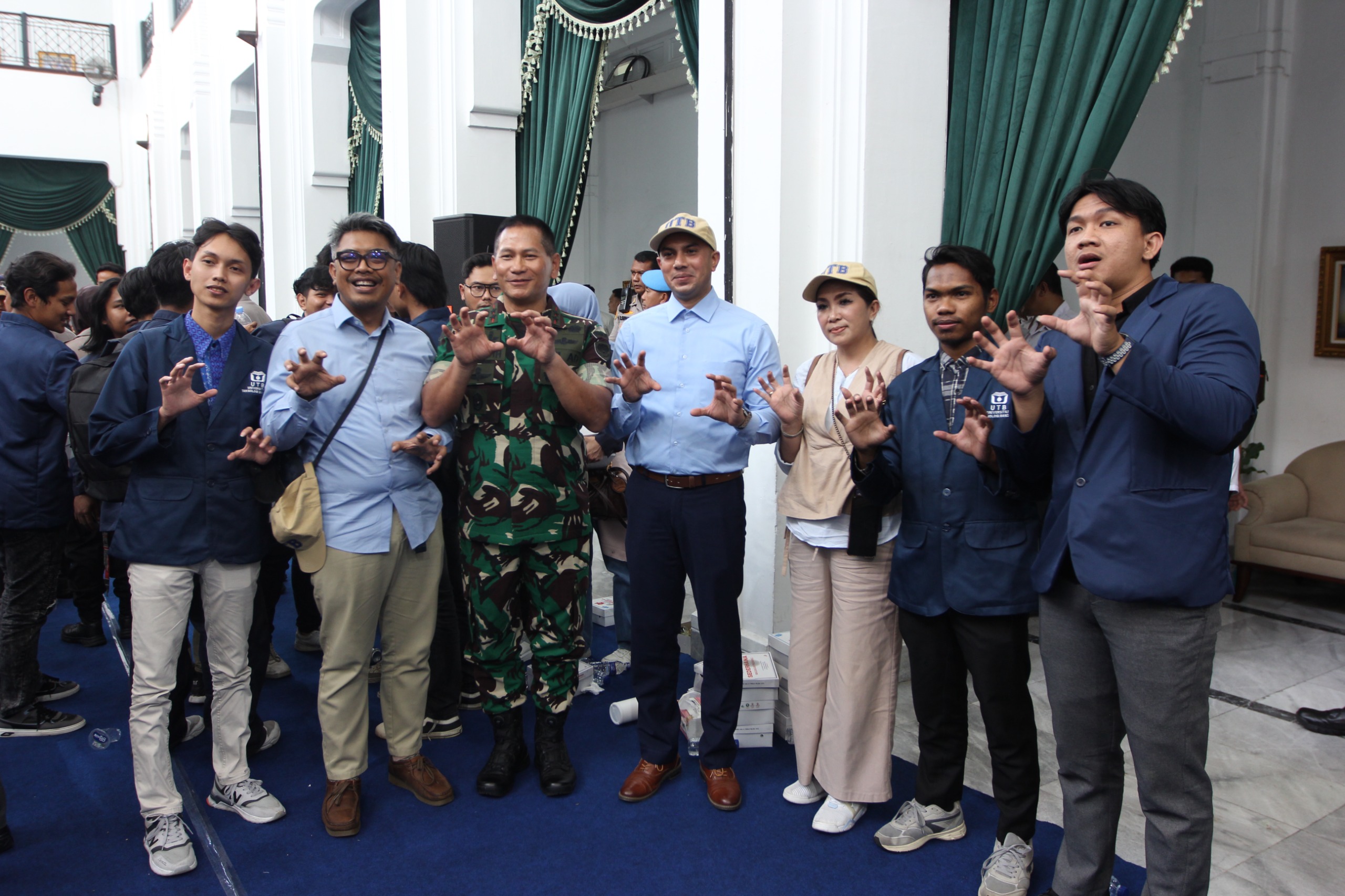forum dialog terbuka mahasiswa jawa barat