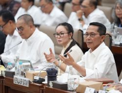 Amsakar Achmad Paparkan Pembahasan Pengembangan Kawasan Batam Dihadapkan Komisi VI DPR RI