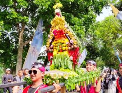 Festival Kampung Adat Cireundeu 2025 Tampilkan Arak-arakan Dongdang dari 15 Kelurahan di Kota Cimahi