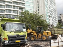 Pemkot Bandung Angkut Bersih Sampah di Eks TPA Dago