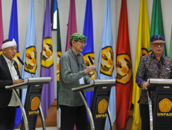 Ketua DPRD Jabar Minta Dukungan Pinisepuh MMS dalam Penyusunan Ranperda Pemajuan Kebudayaan Sunda