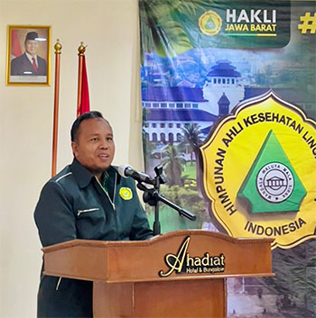 Dr. Pujiono, S.K.M., M.Kes., Ketua HAKLI Provinsi Jawa Barat Membuka Secara Resmi Rapat Koordinasi dan Konsolidasi