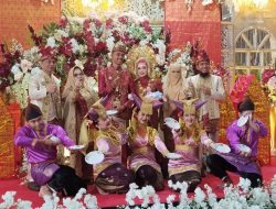 Pesona Pernikahan Minangkabau Shania dan Wisnu di Fave Hotel Ballrom Bandung