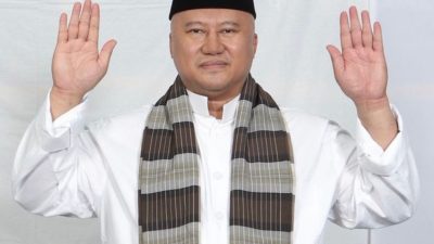 Judul: Duit Kita Segambreng, Tapi ‘Dower’ Kita Masih Kudu Nunduk: Curhat Colongan Anak Betawi yang Lagi Ngelejerin Dunia Penulis: David Darmawan