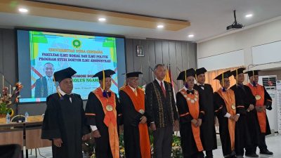 Judul: Bangga! Karolus Ngambut Resmi Gelar Doktor, Lahir dari Prodi Sanitasi Poltekkes Kupang. Penulis: Micael Johan S. Takesan, SKM, MSi