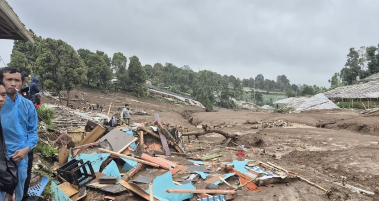 Judul artikel: KENALI WATAK TANAH MENURUT TRADISI LELUHUR SUNDA. Penulis: Ambu Rita Laraswati (Budayawati,seniman, Spiritual)