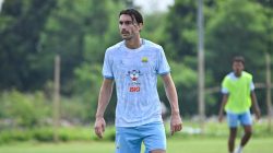 Berita Terbaru Persib: Gol Tunggal Andrew Jung di Menit 39 Amankan Persib di Puncak Klasemen Super League. Pengamat: Albert