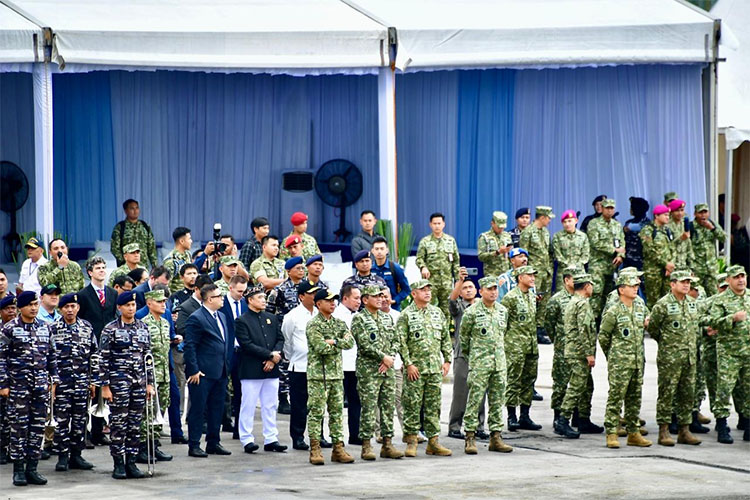 Suasana penyambutan kedatangan KRI Prabu Siliwangi 321 di Pelabuhan Tanjung Priok, Jakarta, pada Kamis pagi (26/03/2026) - (Sumber: AS)