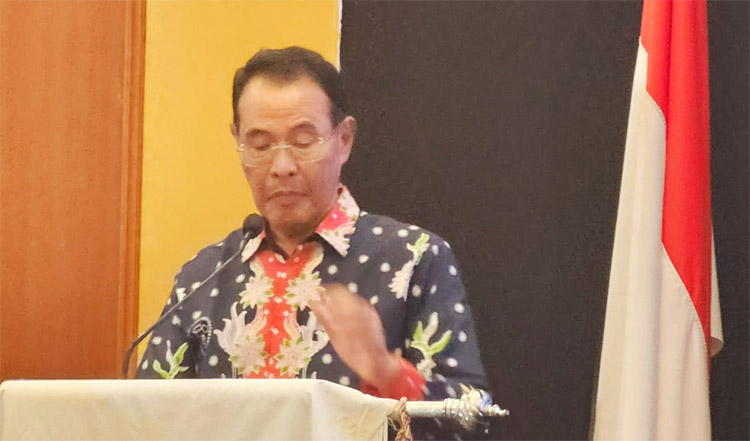 Ketua Umum Adinkes, Dr. M. Subuh, MPPM saat menyampaikan kata sambutannya dalam acara Semiloka Nasional Adinkes 2026 di Hotel Lombok Raya, Mataram, NTB pada Selasa (28/04/2026) - (Sumber: AZM)