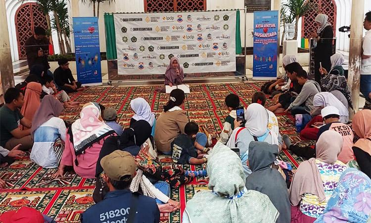 Suasana kegiatan "Terapi dan Konsultasi Anak Berkebutuhan Khusus (ABK)" bertempat di halaman depan Masjid Agung Kota Cimahi pada Rabu, 28 April 2026 - (Sumber: MajmusSunda News)