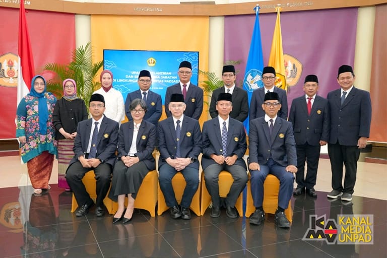 Rektor Lantik Sejumlah Pimpinan
