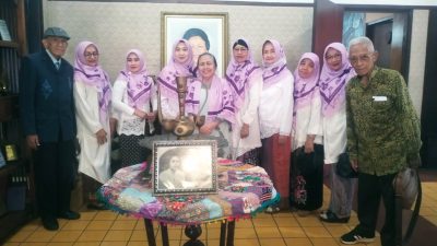 PANGURUS ANYAR PATREM DIISTRÉNAN KU HJ. POPONG OTJE DJUNDJUNA