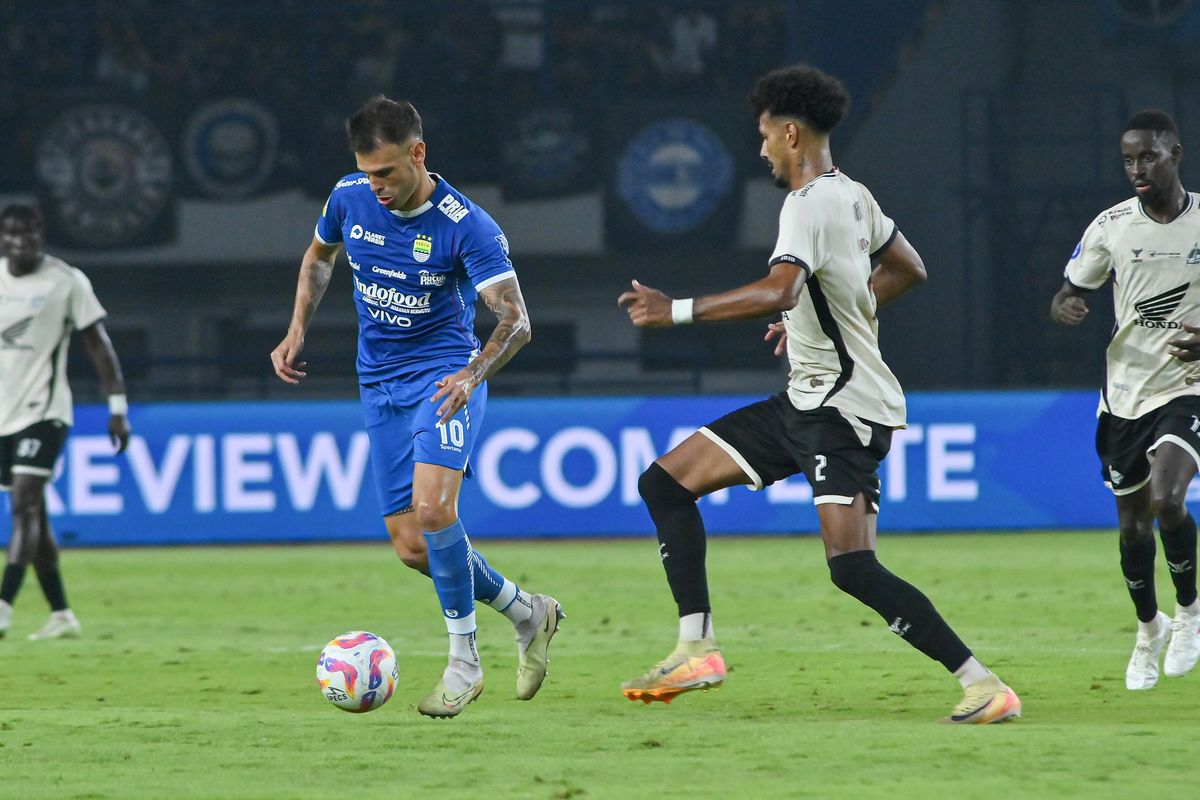 Berita terbaru PERSIB Menang Dramatis 2-1 atas PSM Makassar, Gelar Juara Semakin Dekat. Sumber: Persib.co.id. Sumber foto: Kompas.com
