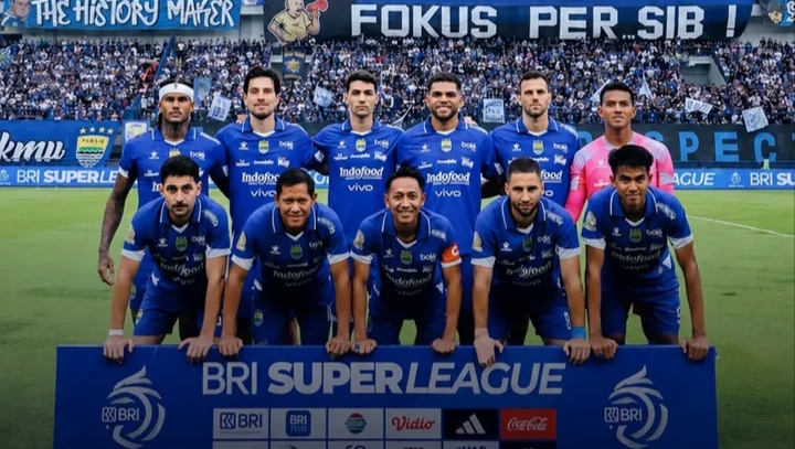 Berita terbaru persib "Maung Bandung Kokoh di Puncak, Persija Harus Relakan Mimpi Juara Usai Kalah 2-1". Sumber: Persib.co.id. Sumber foto: Wartaloka.com